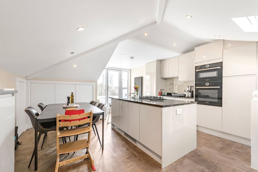 Property photo 3 of 14 Picture No. 20