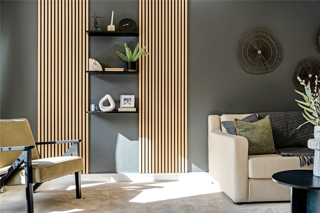 Property photo 2 of 18 Lounge