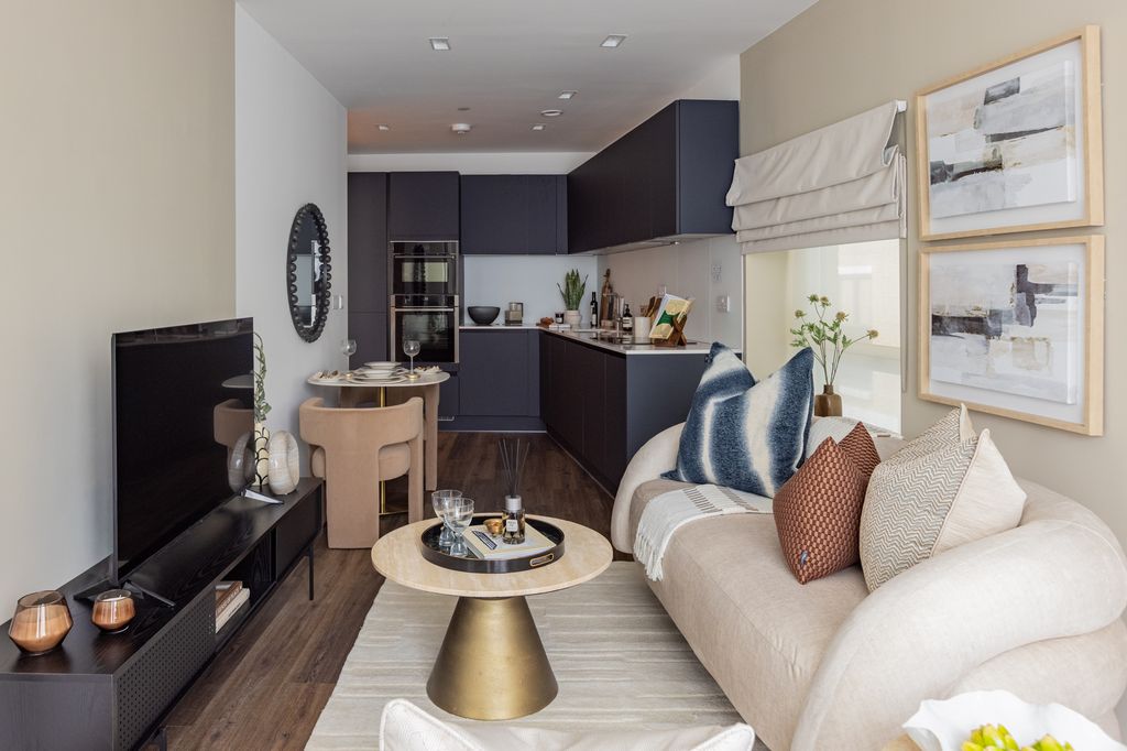 Property photo 2 of 20 Images