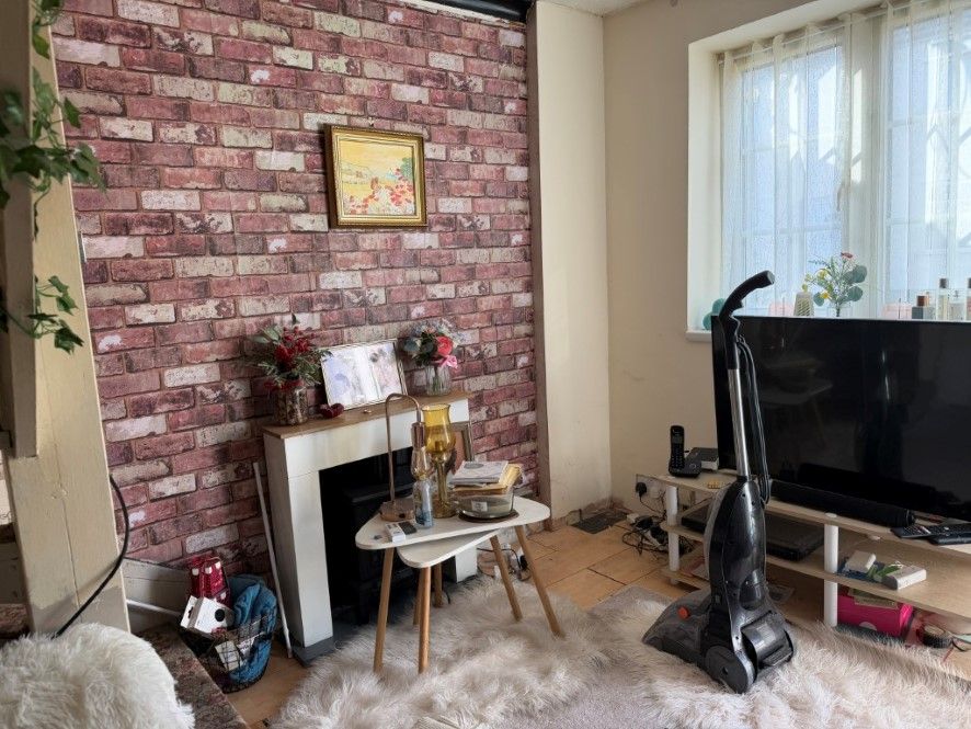 Property photo 2 of 6