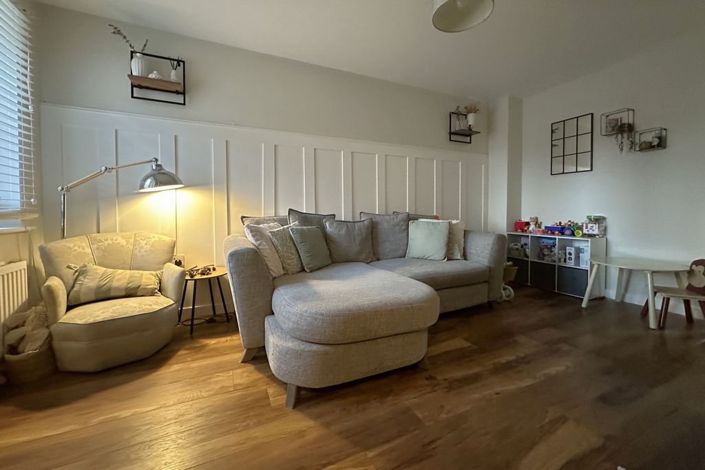 Property photo 2 of 10 Photo 8