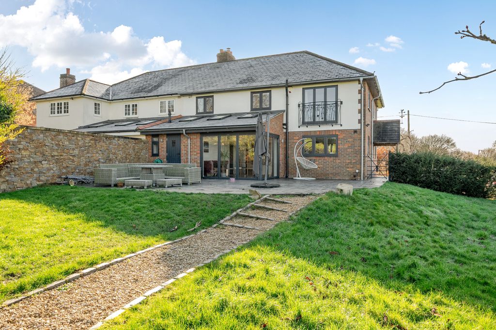 Property photo 1 of 25