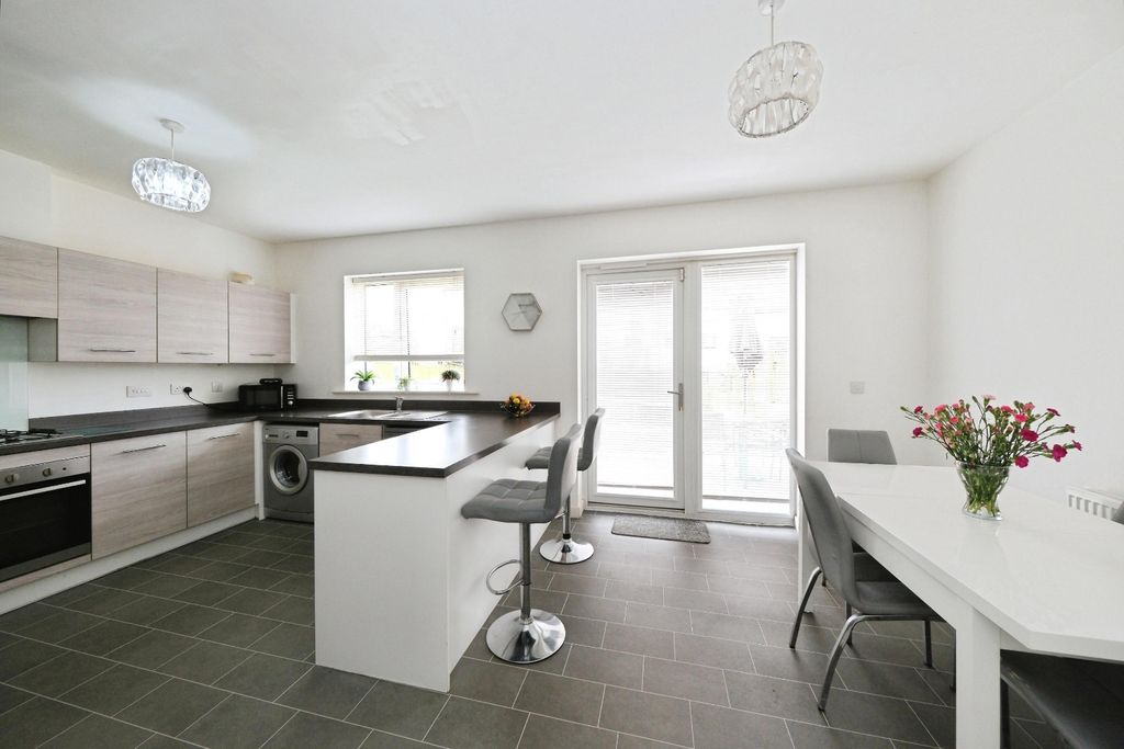 Property photo 2 of 19 Pbox-Img.Jpg