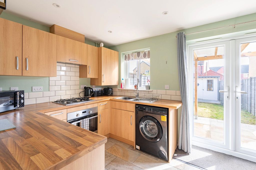 Property photo 2 of 14