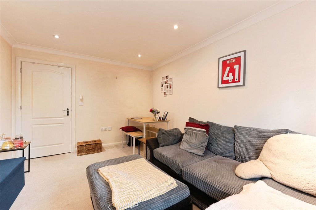 Property photo 3 of 6 Picture No. 22