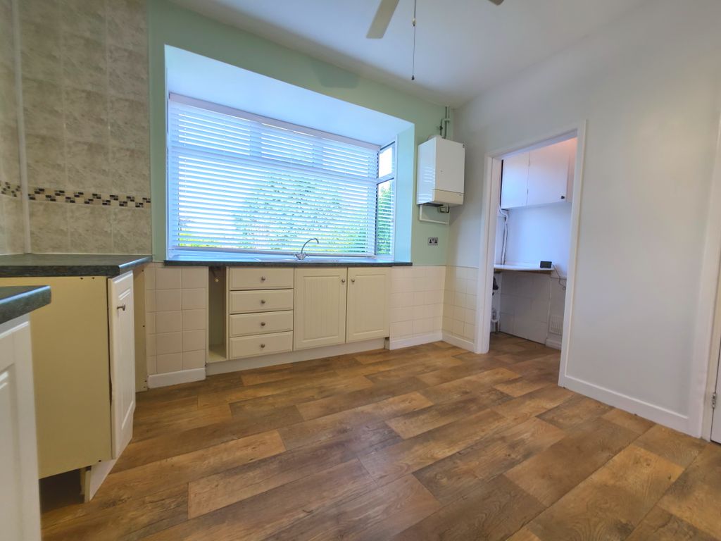 Property photo 2 of 28