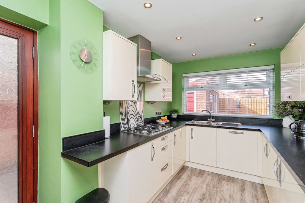 Property photo 3 of 33 Pbox-Img.Jpg