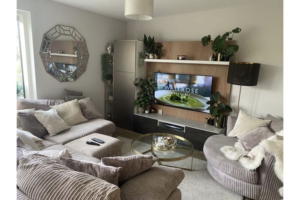 Property photo 3 of 18