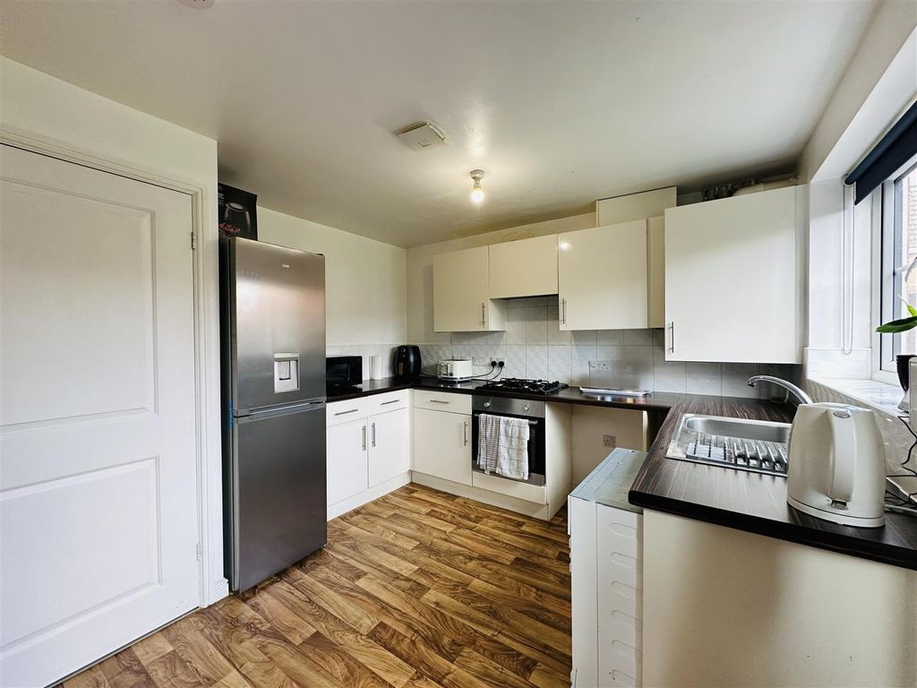 Property photo 2 of 15 Kitchen
