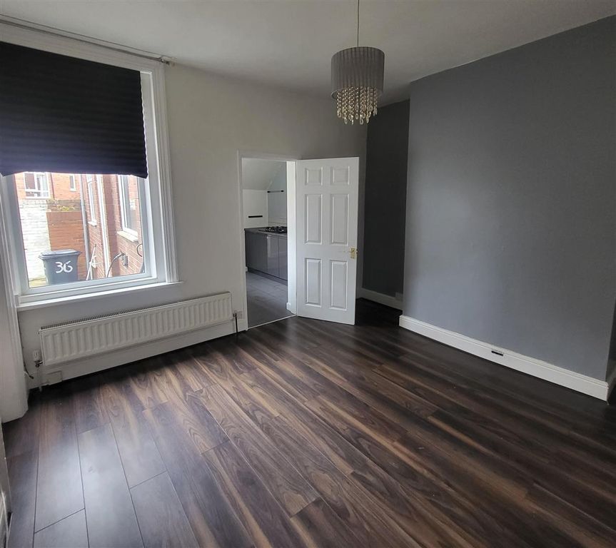 Property photo 2 of 6 36 Eccleston Lounge .Jpg