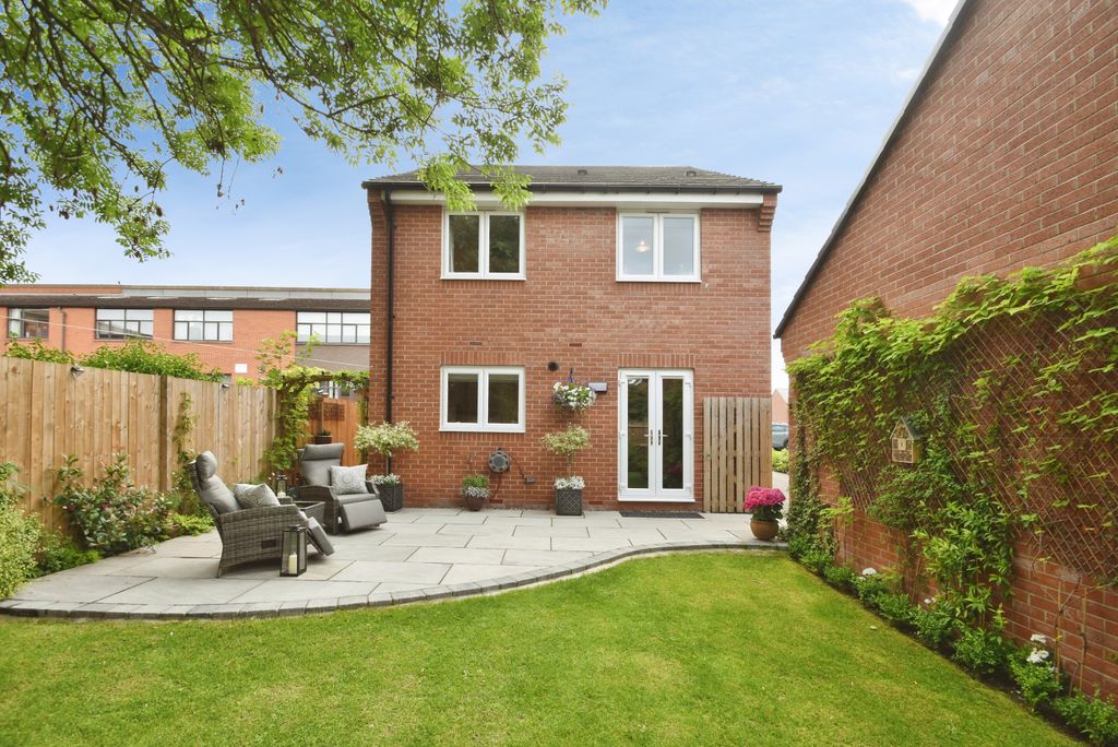 Property photo 1 of 22 12Stagecoachdrive-36
