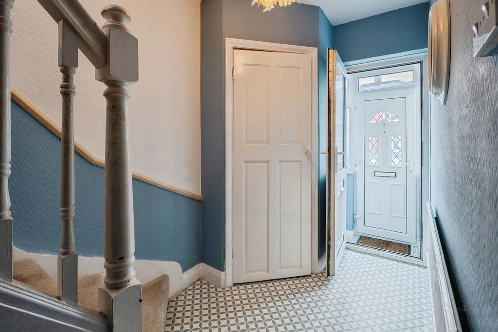 Property photo 2 of 18