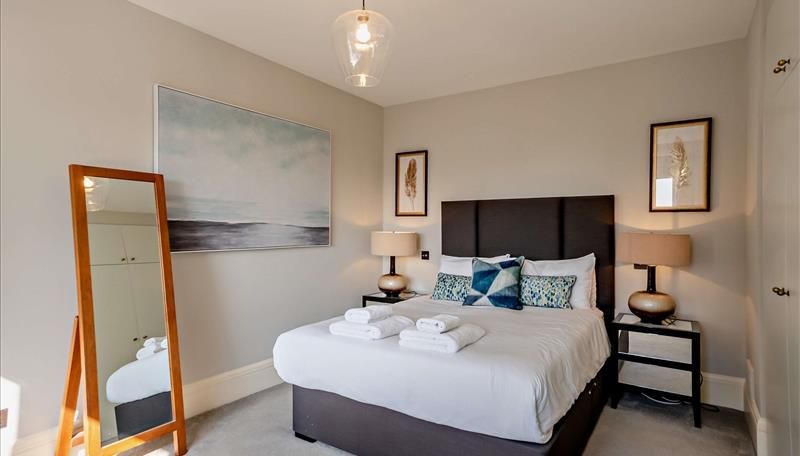 Property photo 3 of 9 Strathmore Court Penthouse-3.Jpg