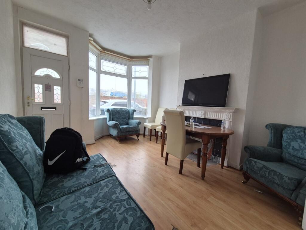 Property photo 2 of 9