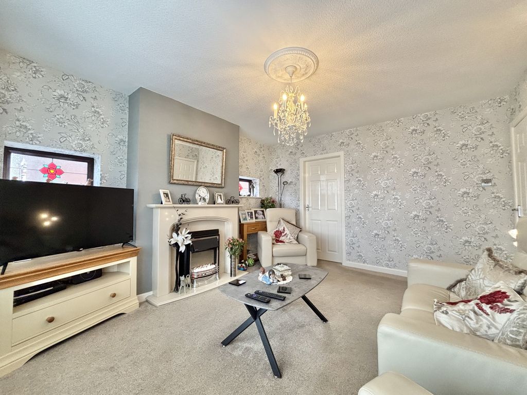 Property photo 3 of 31