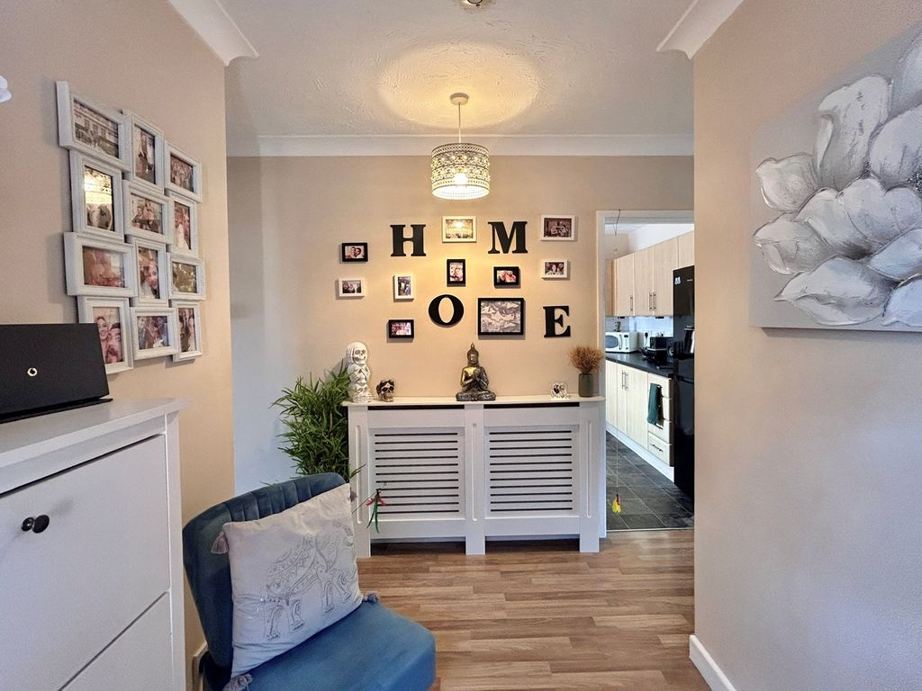 Property photo 1 of 13 Entrance Hall