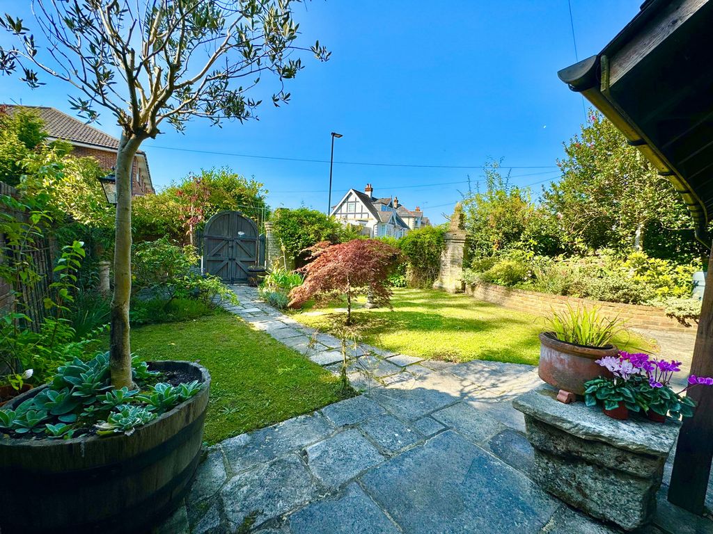 Property photo 2 of 19