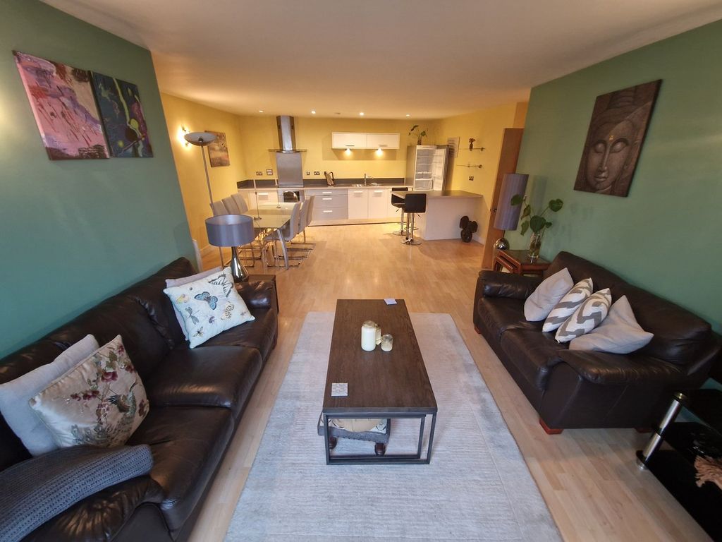 Property photo 2 of 9