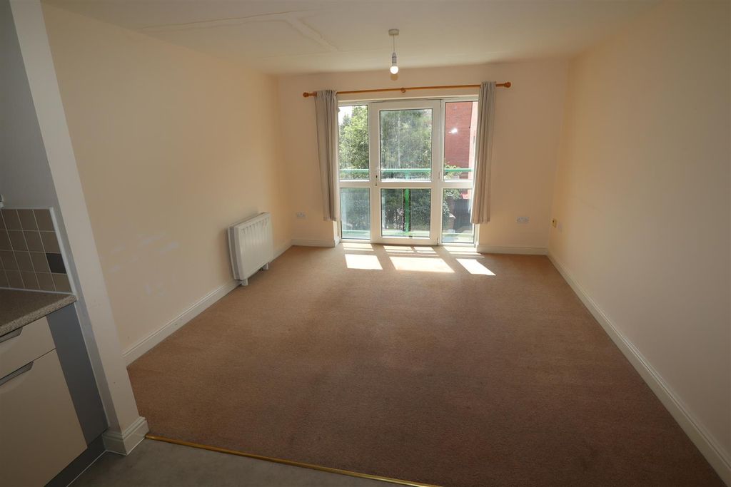 Property photo 3 of 8