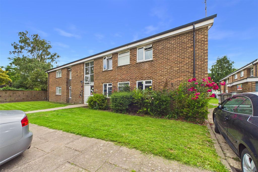 Property photo 1 of 15 Cam01894G0-Pr0310-Still020.Jpg
