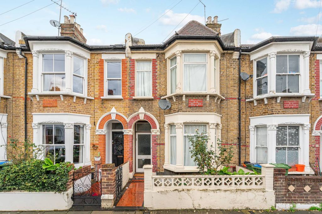 Property photo 3 of 18