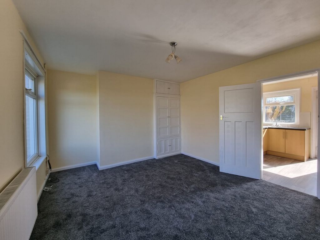 Property photo 2 of 12 Photo 2