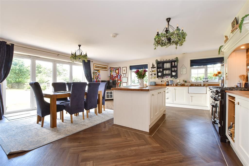 Property photo 2 of 24 Kitchen/Dining Room