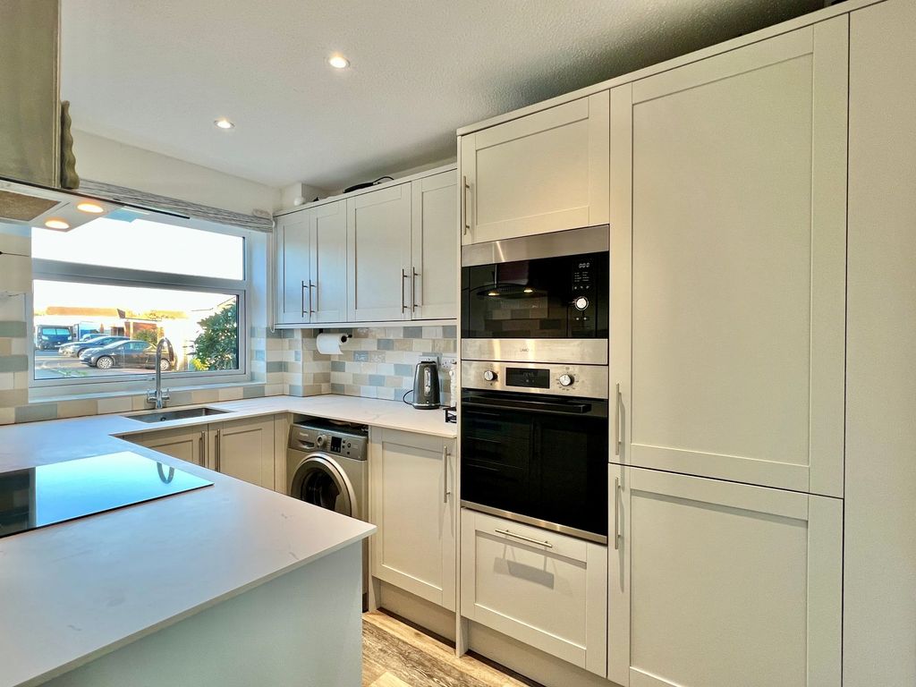 Property photo 3 of 21