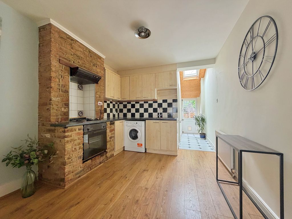 Property photo 3 of 11 Kitchen/Diner