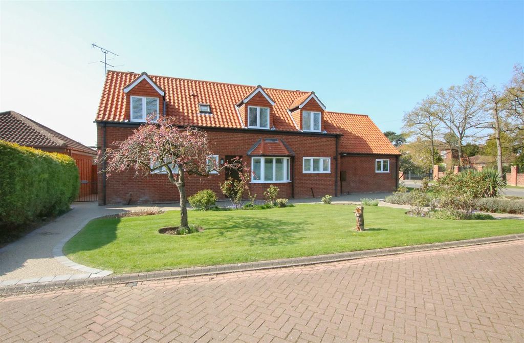 Property photo 1 of 34 Accommodation