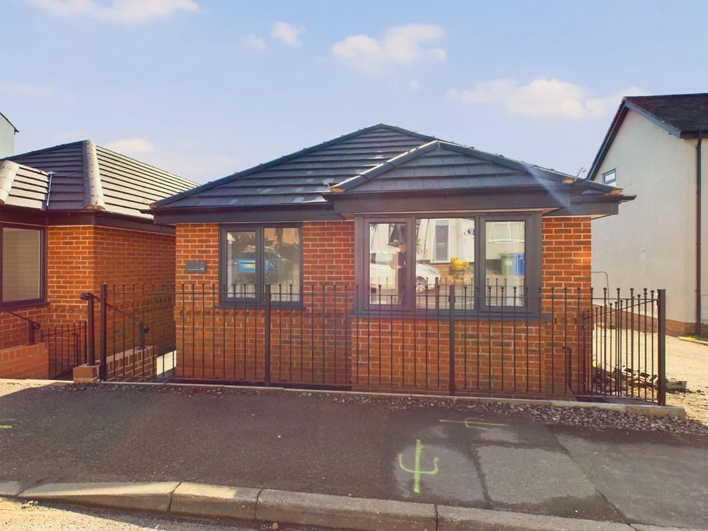 Property photo 1 of 26 Cam01121G0-Pr0025-Still026.Jpg