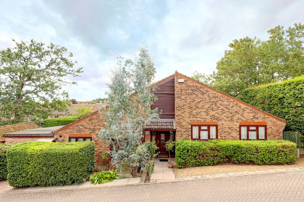 Property photo 1 of 6