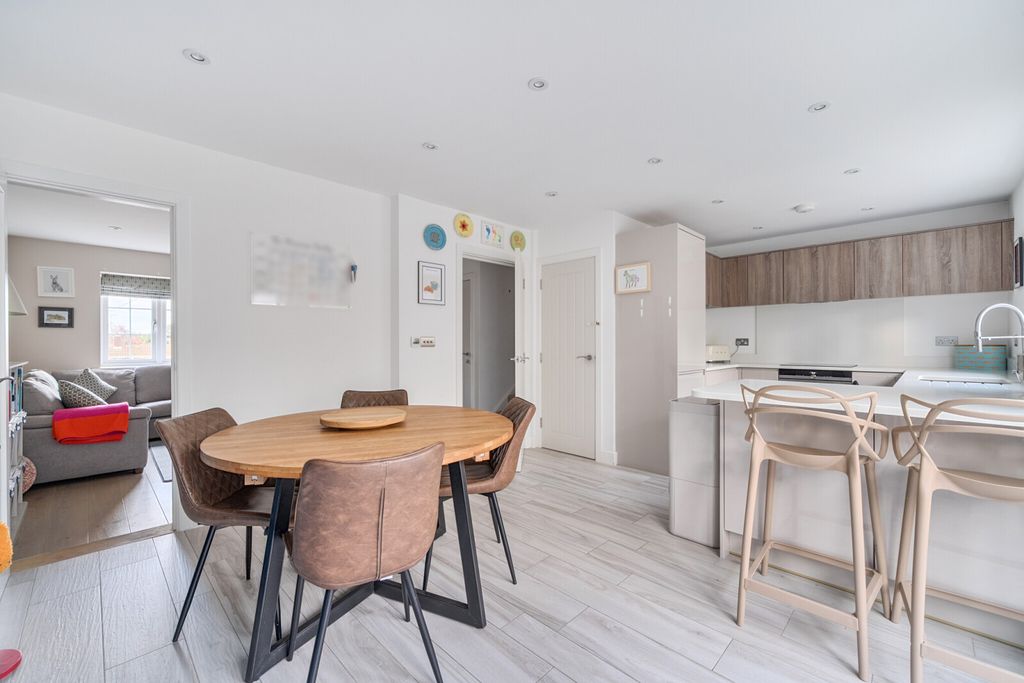 Property photo 2 of 16 Kitchen Diner