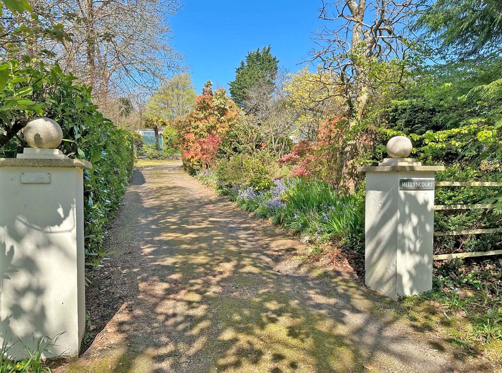 Property photo 3 of 16 Photo 3