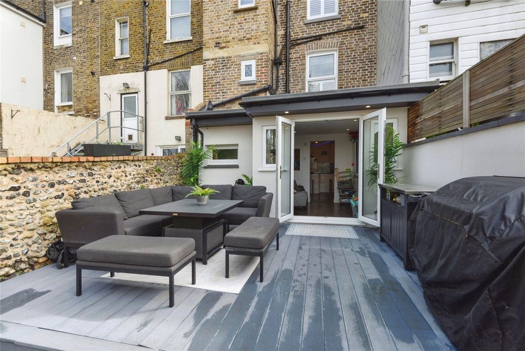 Property photo 1 of 19 Picture No. 22