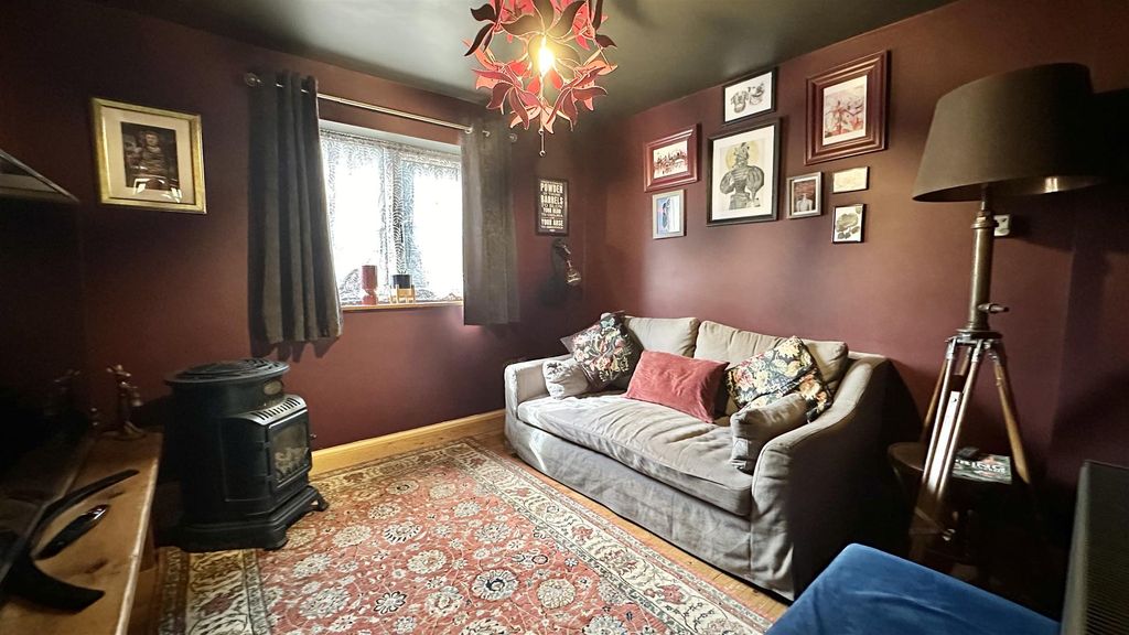 Property photo 2 of 47