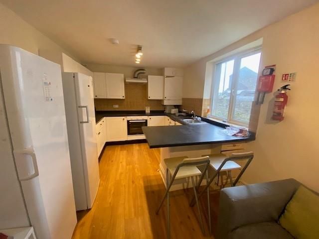 Property photo 2 of 7 St Judes Kitchen 2.Jpg
