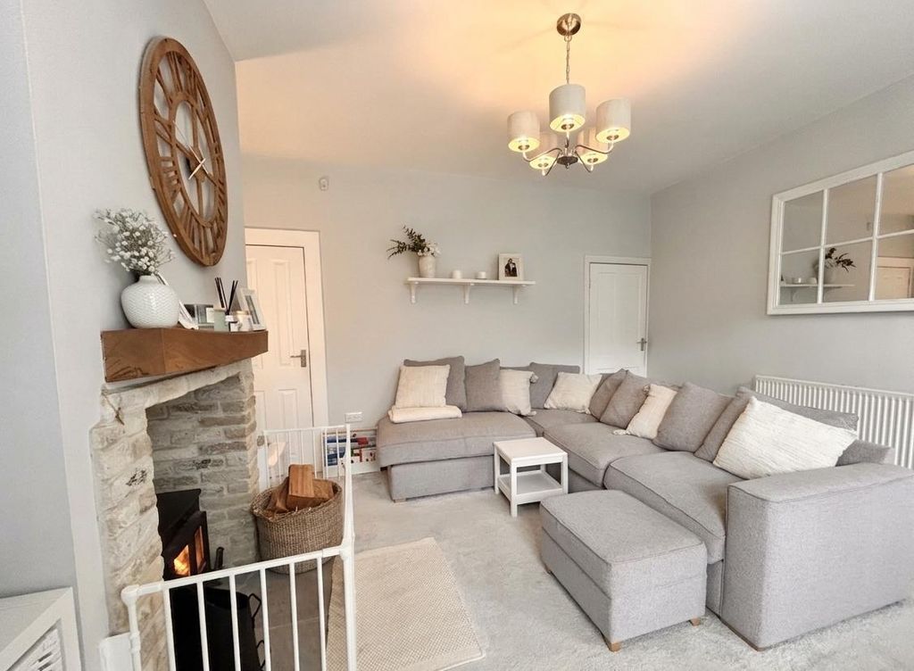 Property photo 3 of 24 Living Room