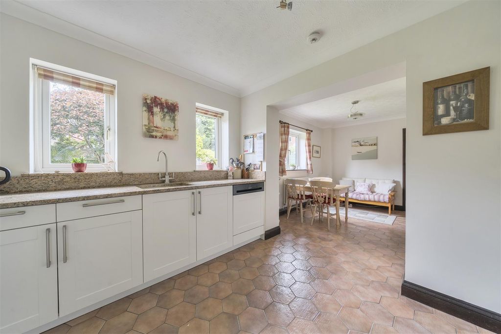 Property photo 2 of 28 1362107-11-68Dff6d797E1c.Jpg