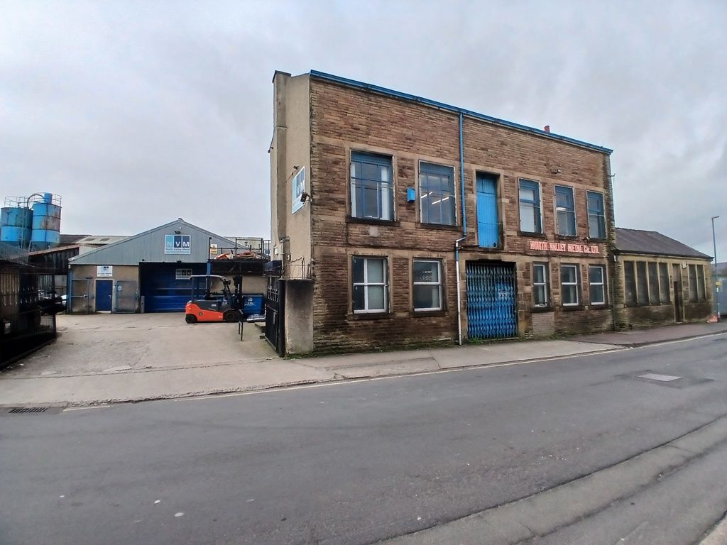 Property photo 1 of 14 Photo 3