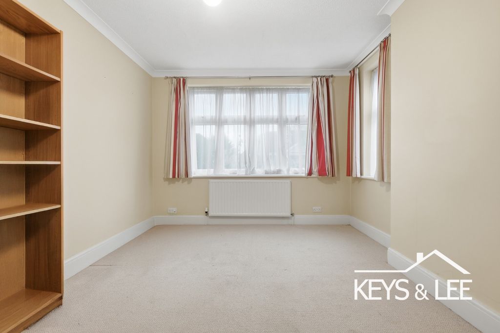 Property photo 3 of 15 3711863