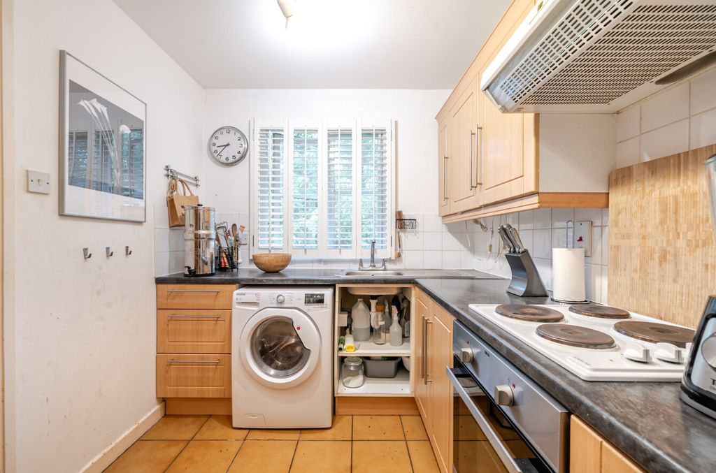 Property photo 3 of 12 1370719-6-68F633c...