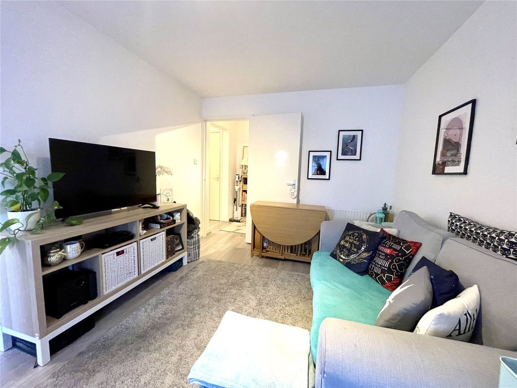 Property photo 1 of 14 Picture No. 32