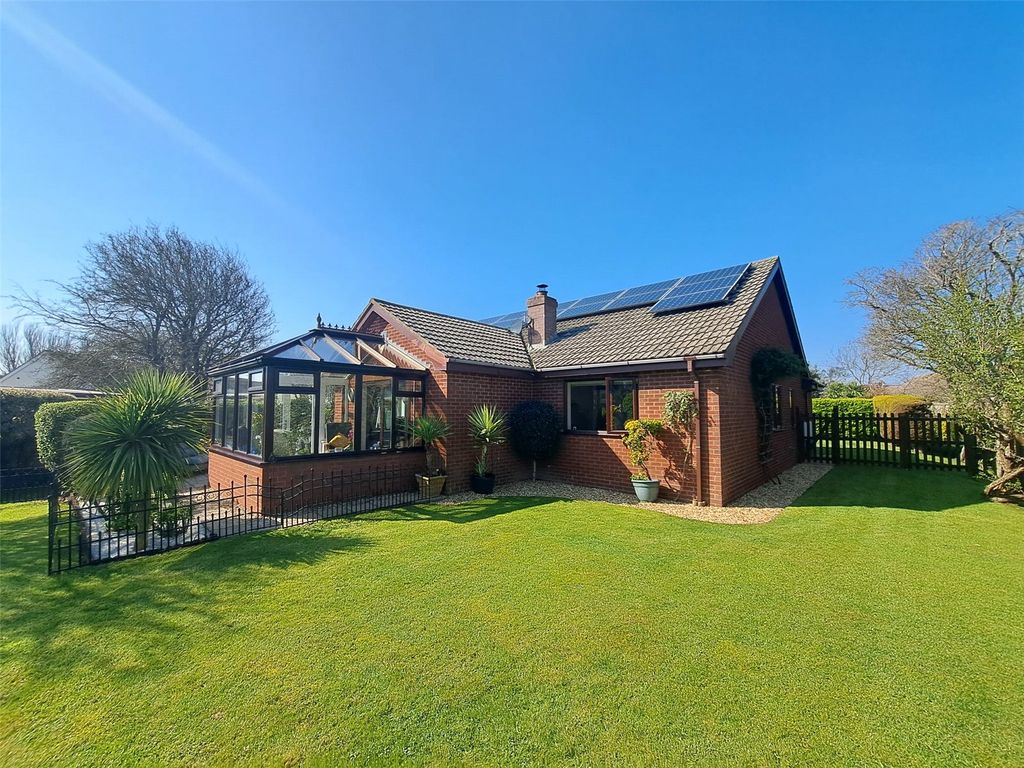 Property photo 3 of 28 Picture No. 12