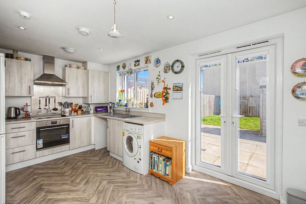 Additional image 4 of 3 bed terraced house for saleLathrocht Grove, Kinross KY13