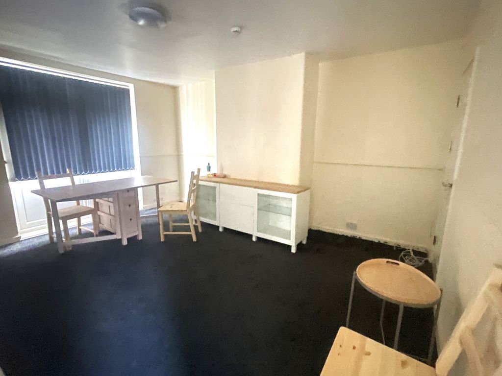 Property photo 2 of 7 Gallery