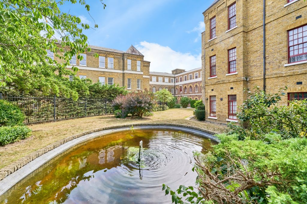 Property photo 2 of 19 7