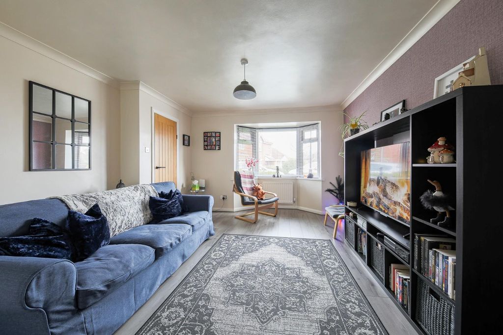 Property photo 2 of 18 Living Room