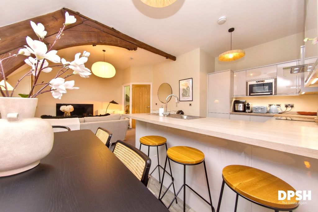 Property photo 3 of 26