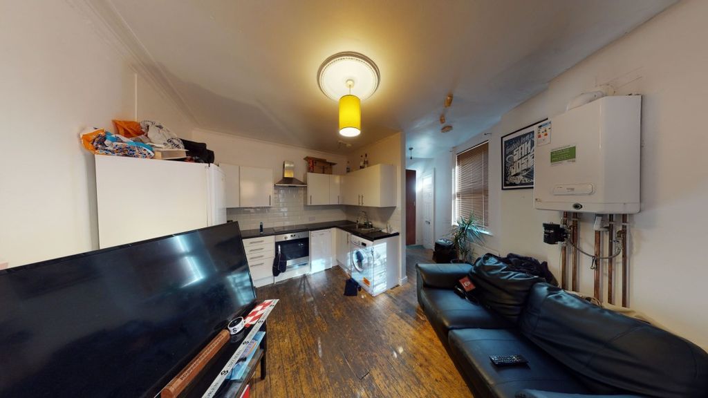 Property photo 1 of 5